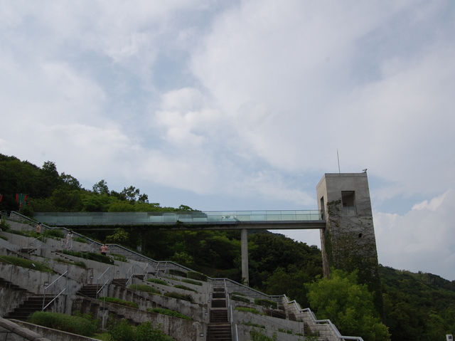 【兵庫🇯🇵】広大な不思議な空間？？建築に触れる。