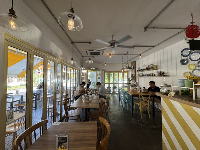 🐾 Paws & Pasta at W39 Bistro & Bakery – A Chill Spot for You and Your Pup