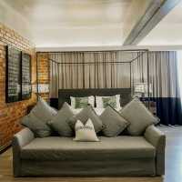 A Chic Urban Retreat with Industrial Soul