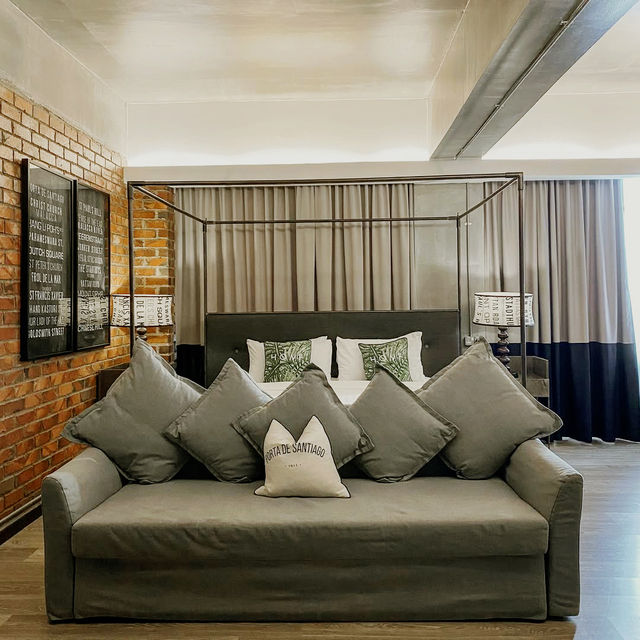 A Chic Urban Retreat with Industrial Soul