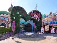 Dine in Wonderland in Queen of Hearts Banquet, Tokyo Disneyland