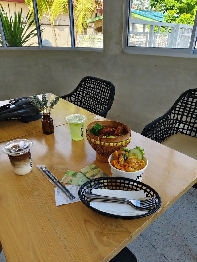 Moora Eatery: Batam’s Lakeside Flavor Haven