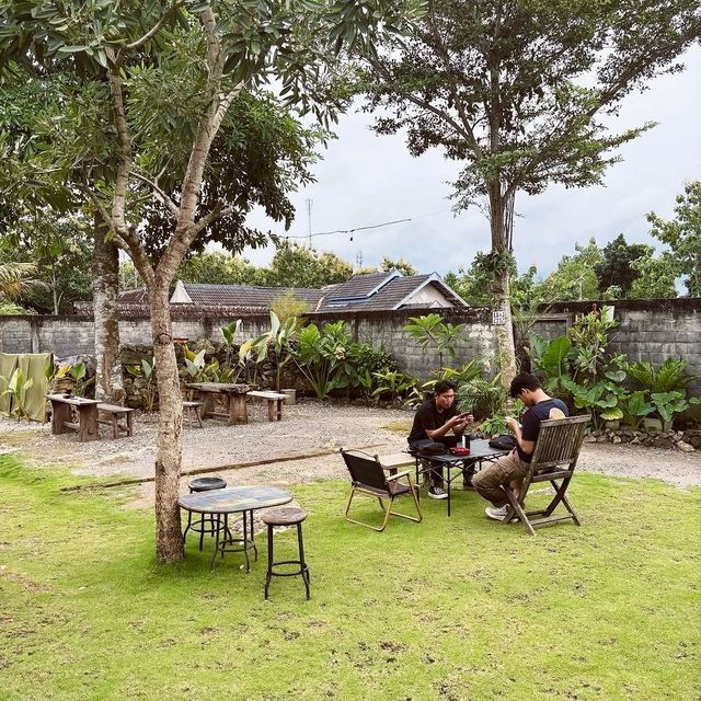 Hidden Slow Bar Cafe In batam