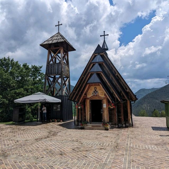 A Wooden Fairytale with Mountain Views 