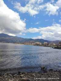 ปิกนิกริมทะเลสาบที่ Wakakusa-no-yado Maruei Hotel