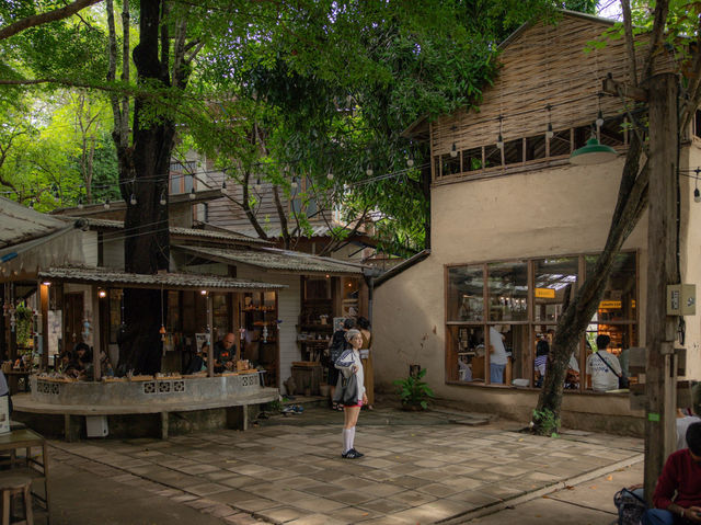 บ้านข้างวัด ชุมชนคนอาร์ตที่ต้องมาที่เชียงใหม่