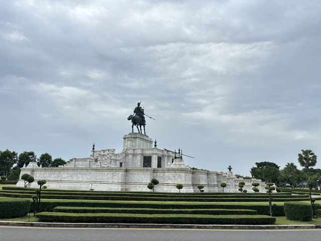 พระบรมราชานุสาวรีย์สมเด็จพระนเรศวรมหาราช