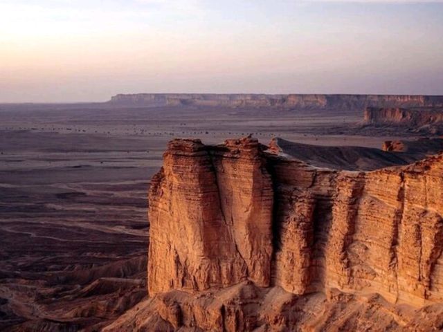 Edge Of The World, Saudi Arabia: Ideal For Hiking!