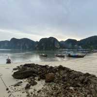 เกาะพีพี…สวรรค์กลางทะเลกระบี่ 🏝️