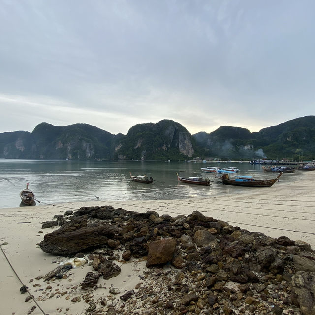 เกาะพีพี…สวรรค์กลางทะเลกระบี่ 🏝️