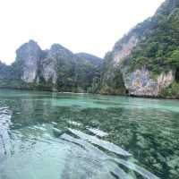 เกาะพีพี…สวรรค์กลางทะเลกระบี่ 🏝️