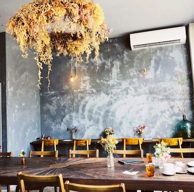 A WORKS CAFE