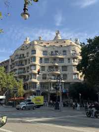 【Barcelona 一日行程攻略】高第建築 × 在地美食 ✨
