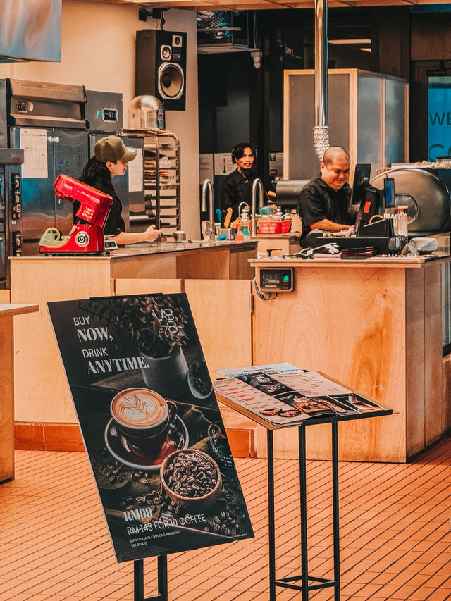 V88 Cafe & Bar – Chill Vibes at BBCC