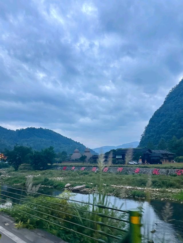 Into the Avatar World: Exploring Zhangjiajie’s Floating Peaks