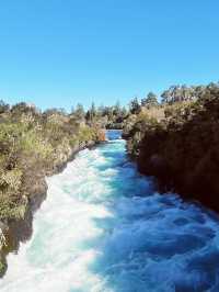 💧 Huka Falls: The Raging Beauty of New Zealand's Turquoise Power! 🌊