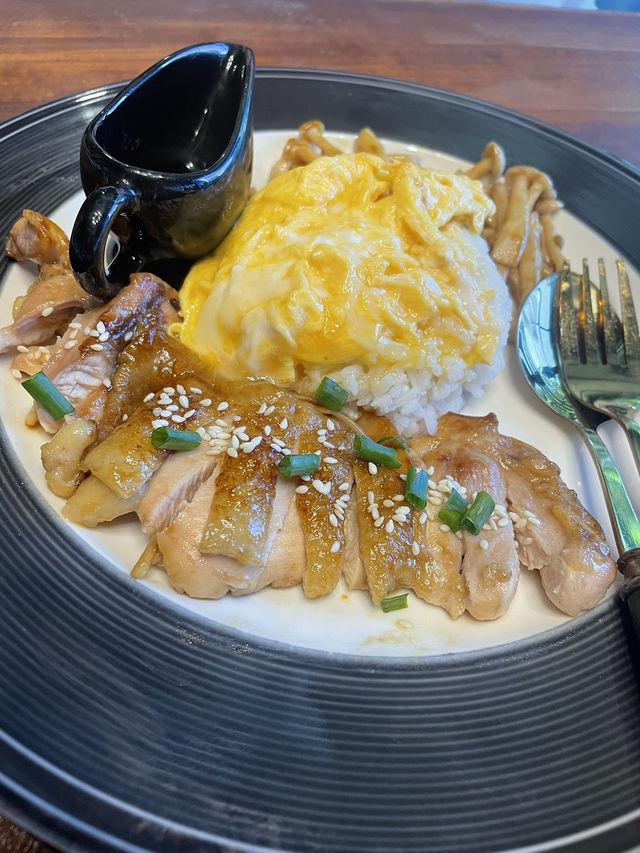 SMALL HiLL Cafe