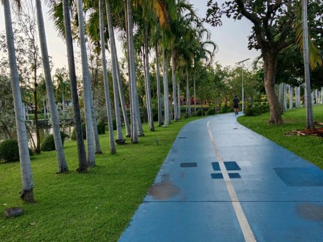 สวนสาธารณะหนองประจักษ์ศิลปาคม จังหวัดอุดรธานี
