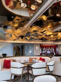 Elegant Lunch Moments