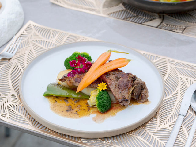 ดื่มด่ำบรรยากาศสุดโรแมนติก วิวเมืองภูเก็ต