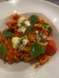 CAFÉ WITH GOOD BREAKFAST SANDWICHES AND COFFEE.