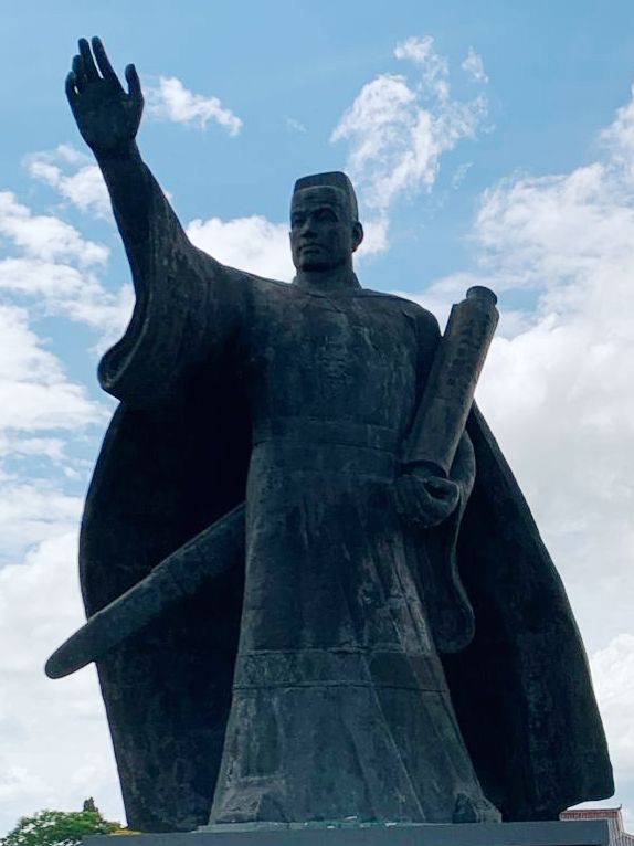 A Perfect Day in Kuching: Culture, Nature & Night Lights