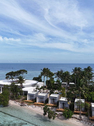 Menginap dengan Pemandangan Laut di Nirva Ocean House