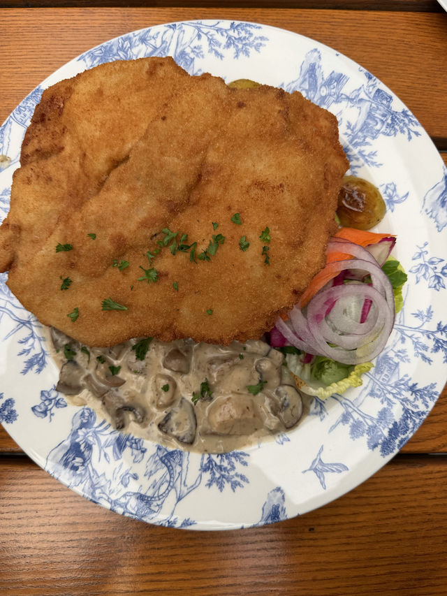 歴史風情とアートが紡ぐ街、ベルリンへ!心躍る散策と本場ビールで乾杯🍺✨