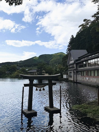Jinlin Lake is filled with a tranquil and romantic atmosphere.