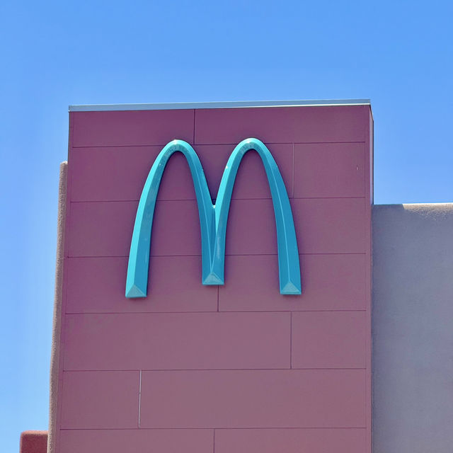 🇺🇸セドナにある唯一無二のターコイズアーチ🩵🍔🌵