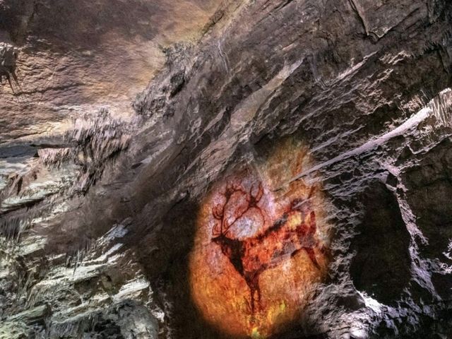 ท่องดินแดนมหัศจรรย์ใต้พิภพในถ้ำ Cave of Han