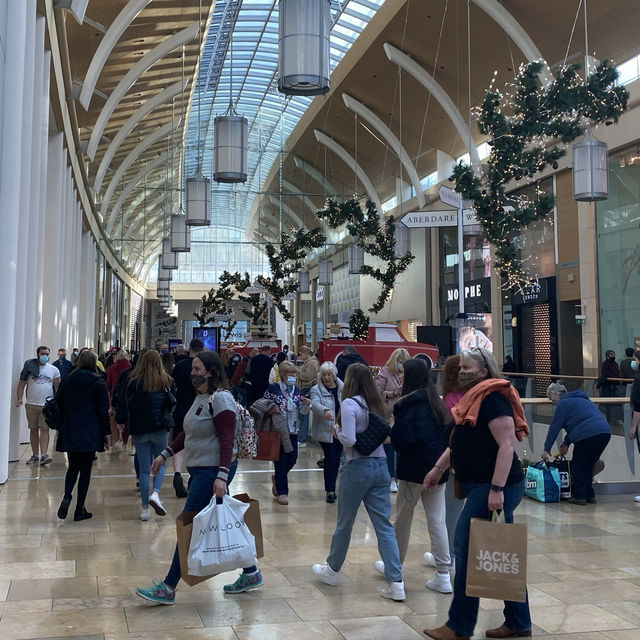 Christmas Shopping at Cardiff Shopping Centre: Festive Flair and Holiday Cheer