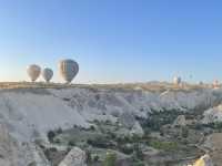 How beautiful is the sky in space balloons in Cappadocia! 🎈✨