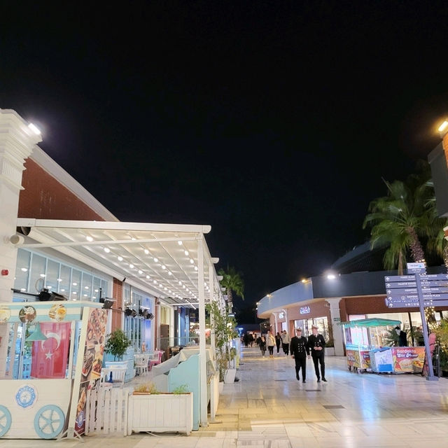 you must visit Viaport Marina outlet mall 🥰🥰🛥⚓️ in Istanbul Turkey 🇹🇷🇹🇷