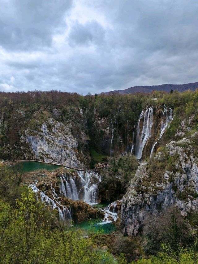 Plitvice Lakes National Park, Croatia’s most popular tourist attraction!🐾