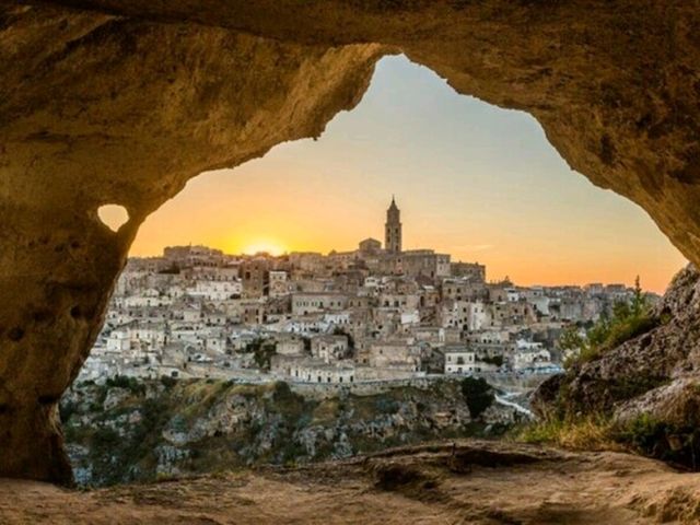 Matera: A beautiful city of stone in Italy! Matera: A beautiful city of stone in Italy!