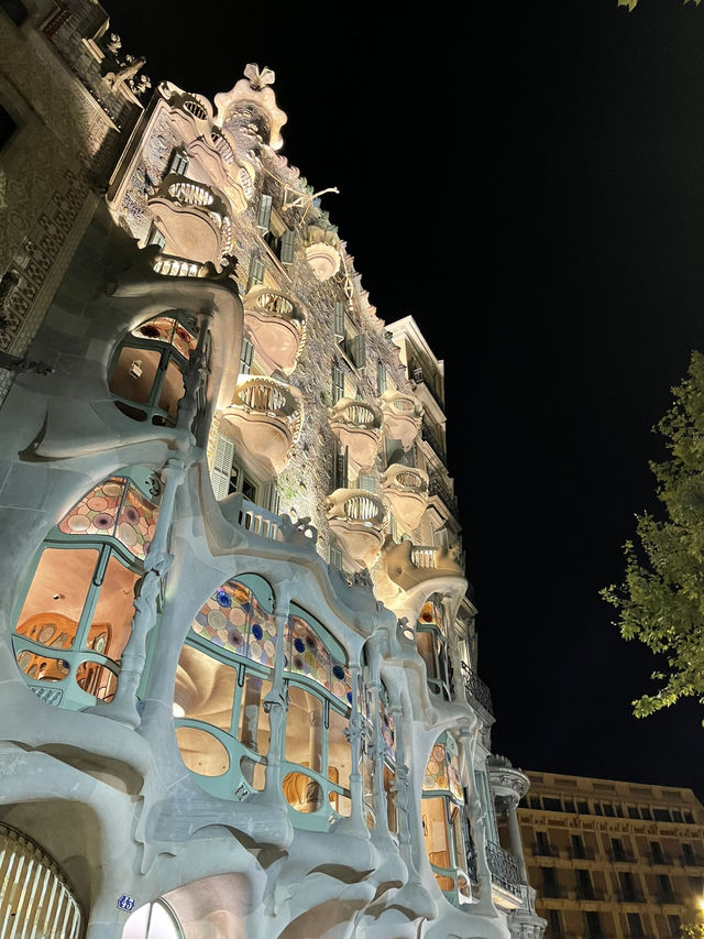 🏖️ Barcelona: Architecture, Beaches & Vibrant Life