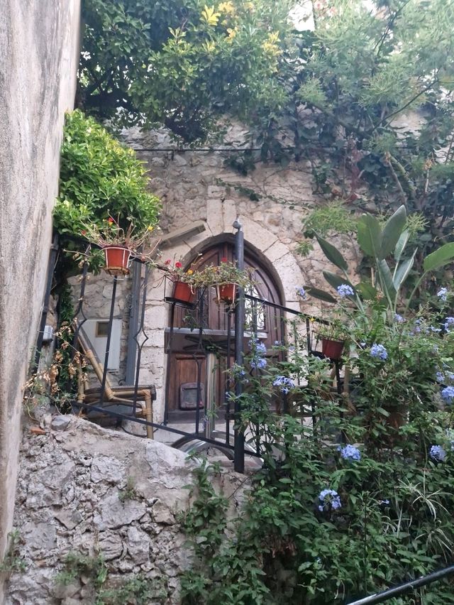 🍂 Why Eze is the Perfect Side Trip from Nice in October