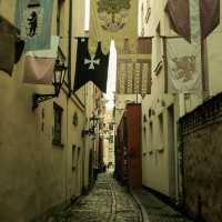 Riga’s Old Town Alleys — Where Time Slows Down 🕰️🌸