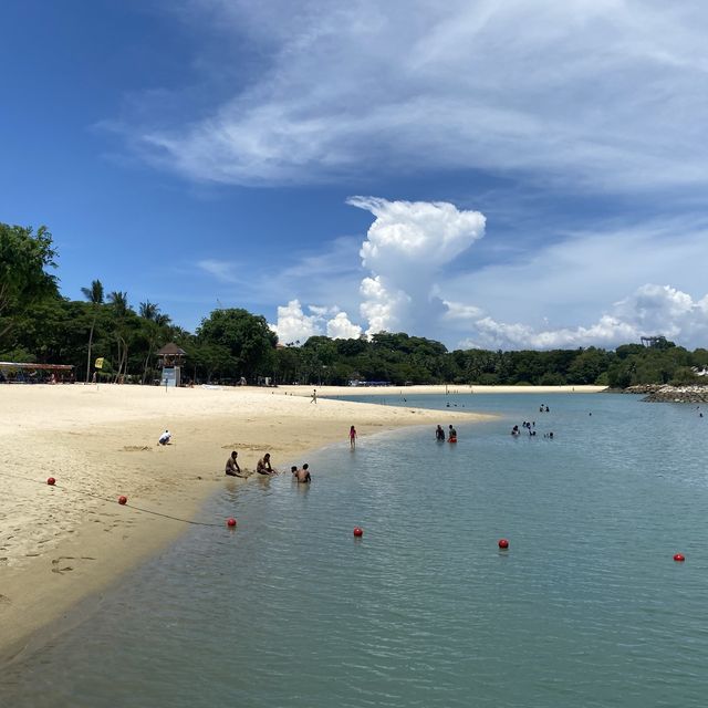 Sun-kissed beach 令人放鬆的聖淘沙海灘 Sentosa
