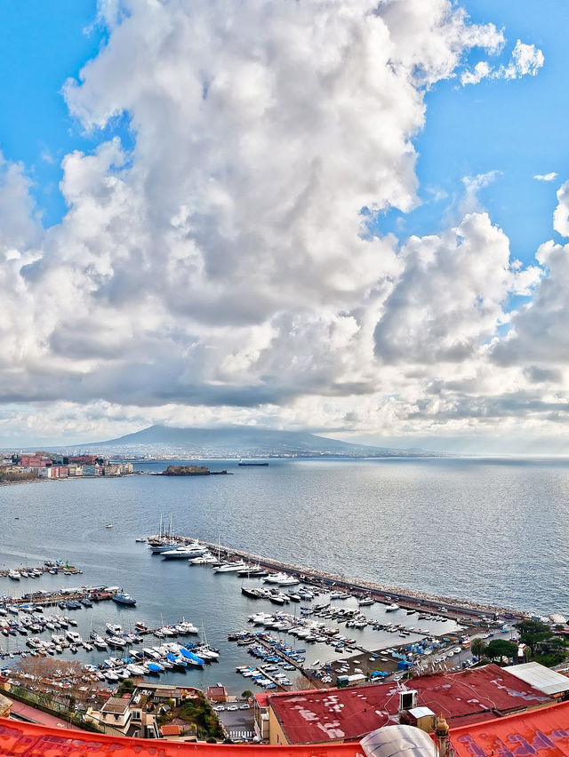 "Naples, Italy: Where Culture, History, and Coastal Beauty Converge 🏛️🍕"