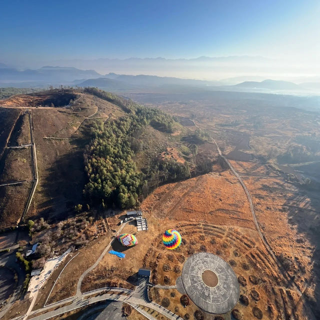 雲南騰沖，火山地熱國家地質公園！推騎馬上山！