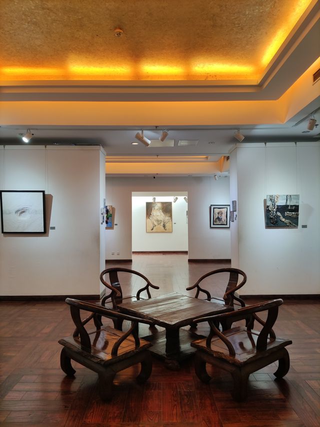 藏身於酒店裡的奧加美術館——