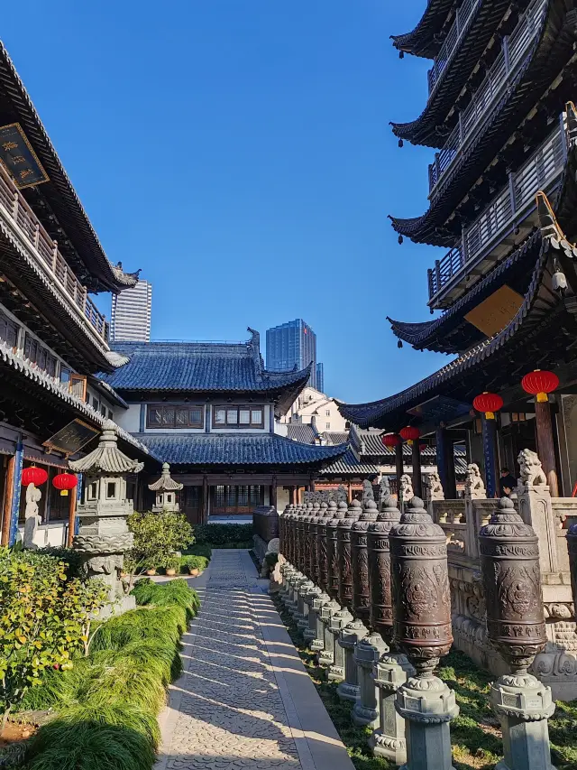 Shanghai • Zhenru Temple