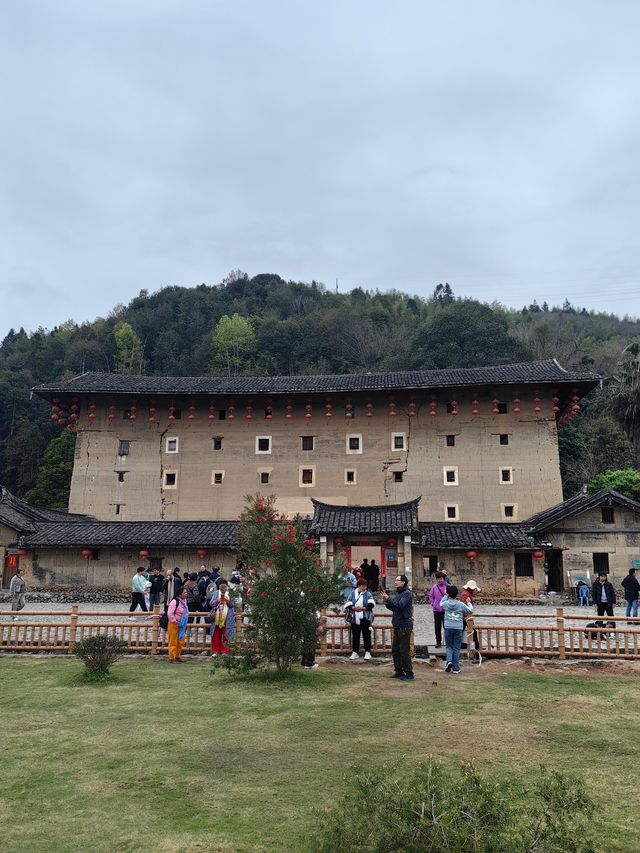 雲水謠土樓群