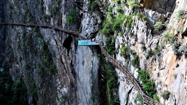 石門關：大理隱秘的瑰寶，世外桃源的徒步之旅