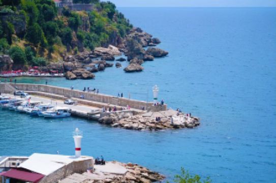 안탈리아, 바다를 향한 로마 항구