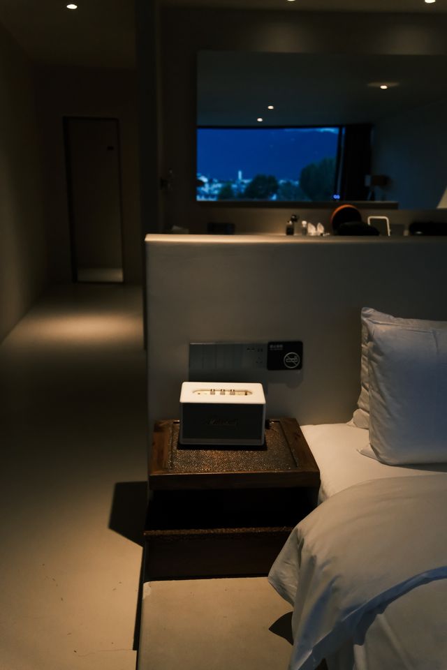 半塘·白房子。