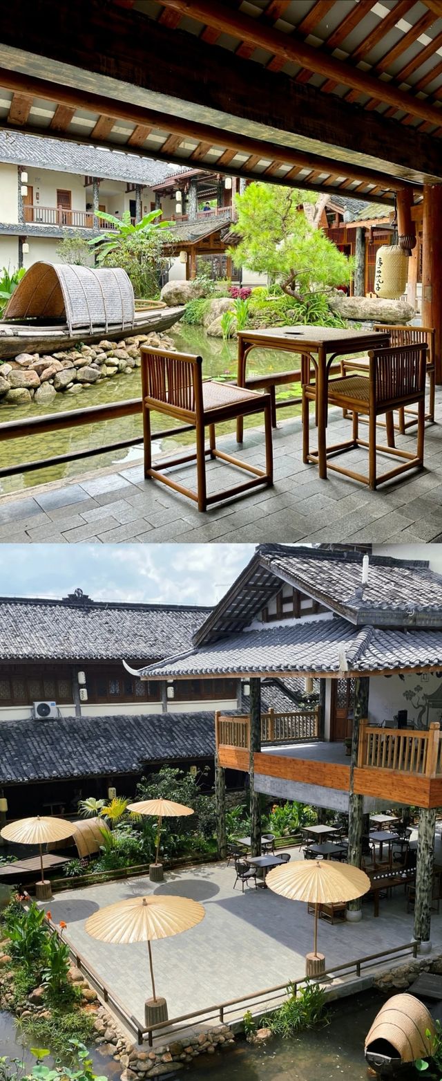 《南寧王捌小院》。