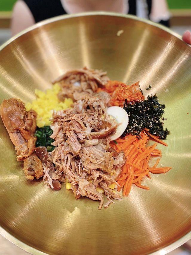 有冇人食過咁大嘅非物質文化遺產拌飯！世歐天虹新開嘅！勁正！。